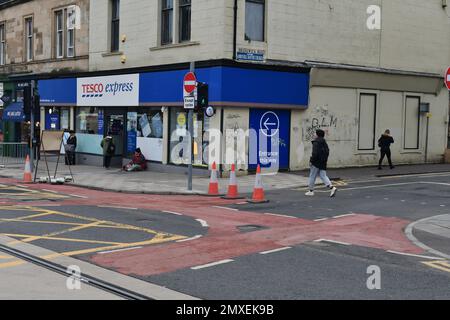 Edimburgo Scozia, Regno Unito 03 febbraio 2023. Viste generali dell'infrastruttura ciclabile Leith Walk accanto all'estensione del tram per Newhaven, entrambe incomplete e in costruzione. credito sst/alamy notizie dal vivo Foto Stock