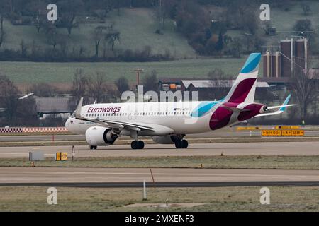 Zurigo, Svizzera, 20 gennaio 2023 Eurowings Airbus A320-251N Neo sta tassando la sua posizione Foto Stock