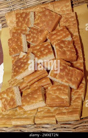 Focaccia in stile barese. Cibo pugliese. Prodotti da forno. Foto di alta qualità Foto Stock