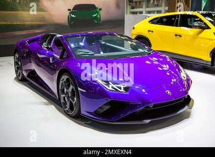 Bangkok, Thailandia - 7 dicembre 2022: Lamborghini Huracan EVO Spyder presentato al Motor Expo 2022 Foto Stock