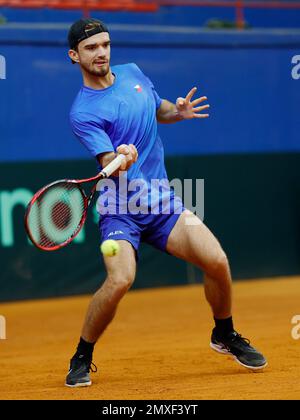 Tennista Tomas Machac della squadra ceca in azione durante la sessione di allenamento prima della qualificazione al torneo di tennis della Coppa Davis contro il Portogallo Foto Stock