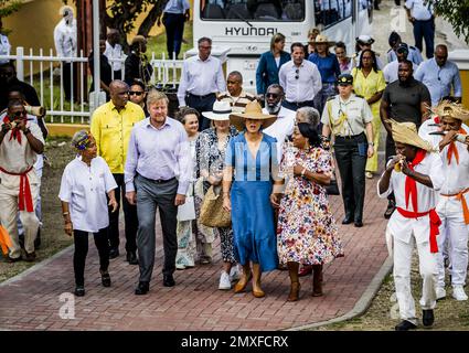 WILLEMSTAD - Re Willem-Alexander, Regina Maxima e Principessa Amalia a Landhuis Knip su Curacao. La Principessa della Corona ha un'introduzione di due settimane ai paesi di Aruba, Curacao e Sint Maarten e alle isole che formano i Caraibi Paesi Bassi: Bonaire, Sint Eustatius e Saba. ANP REMKO DE WAAL netherlands out - belgium out Credit: ANP/Alamy Live News Foto Stock