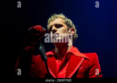 Napoli, Salerno, Italia. 2nd Feb, 2023. La cantante italiana Achille Lauro suona nel corso del tour ''Unplugged'' dal vivo al Teatro Augusteo il 02 febbraio 2022 a Napoli (Credit Image: © Francesco Luciano/ZUMA Press Wire) SOLO PER USO EDITORIALE! Non per USO commerciale! Foto Stock