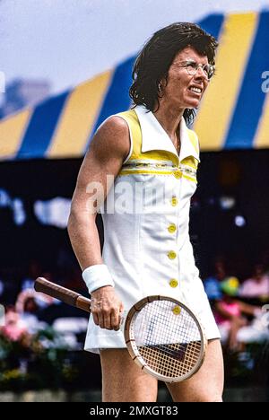 Billy Jean King (USA) in gara negli US Open Tennis 1977. Foto Stock