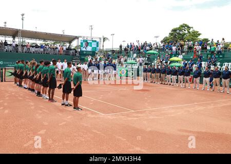 Florianopolis, Santa Catarina, Brasile. 3rd Feb, 2023. (SPO) Coppa Davis tra Brasile e Cina. Febbraio 03, 2023, Florianopolis, Santa Catarina, Brasile: Preparativi per l'inizio della Coppa Davis tra Brasile e Cina a Costao do Santinho, a Florianopolis (SC) Venerdì (03) dove si terranno due partite singole.Credit: LECO Viana/Thenews2 (Credit Image: © Leco Viana/TheNEWS2 via ZUMA Press Wire) SOLO USO EDITORIALE! Non per USO commerciale! Credit: ZUMA Press, Inc./Alamy Live News Foto Stock