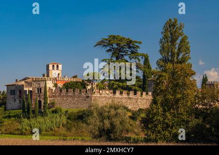 Castello di Castellaro Lagusello, Unesco, Regione Lombardia, Italia Foto Stock