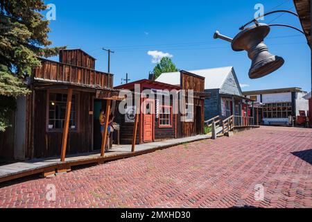 Butte, MT, USA - 30 giugno 2022: Al World Museum of Mining i turisti possono esplorare una miniera chiamata Orphan Girl, e una ricostruita Boomtown mineraria Foto Stock