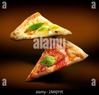 Fette di gustoso formaggio e pizze Margherita su fondo scuro. Immagine per menu o poster Foto Stock