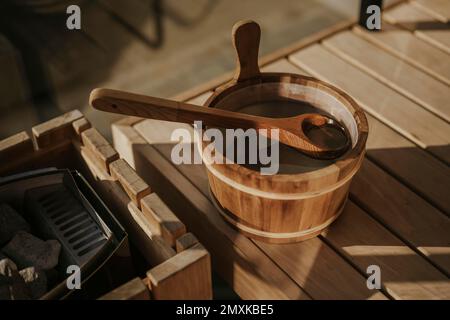 Sauna riscaldata e vasca di infusione, sauna interna Foto Stock