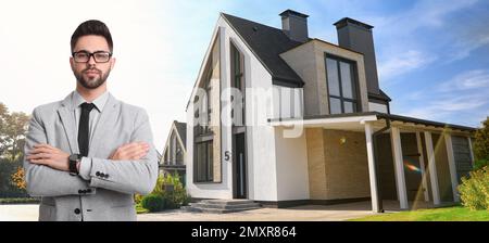 Agente immobiliare contro casa moderna, spazio per il testo. Design del banner Foto Stock