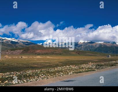 Nyenchen tanglha qinghai-tibet autostrada in Tibet Foto Stock