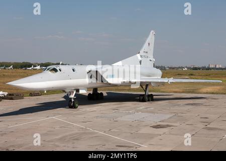 Tupolev Tu-22 Binder Heavy Bomber Jet dell'aeronautica russa presso la base dell'aeronautica militare Ryazan Engels Foto Stock