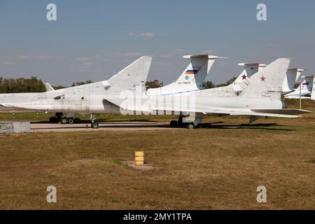 Tupolev Tu-22 Binder Heavy Bomber Jet dell'aeronautica russa presso la base dell'aeronautica militare Ryazan Engels Foto Stock