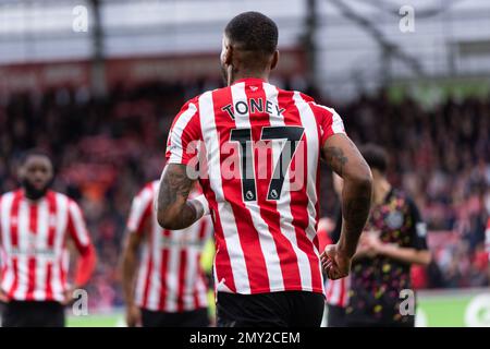 Ivan Toney di Brentford davanti alla partita della Premier League tra Brentford e Southampton al GTECH Community Stadium di Londra, Inghilterra, il 4 febbraio 2023. Foto di Grant Winter. Solo per uso editoriale, licenza richiesta per uso commerciale. Non è utilizzabile nelle scommesse, nei giochi o nelle pubblicazioni di un singolo club/campionato/giocatore. Credit: UK Sports Pics Ltd/Alamy Live News Foto Stock