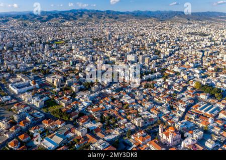 Vista panoramica aerea del paesaggio urbano di Limassol, Cipro Foto Stock