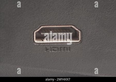 Porte del connettore HDMI del computer portatile, primo piano. Foto Stock