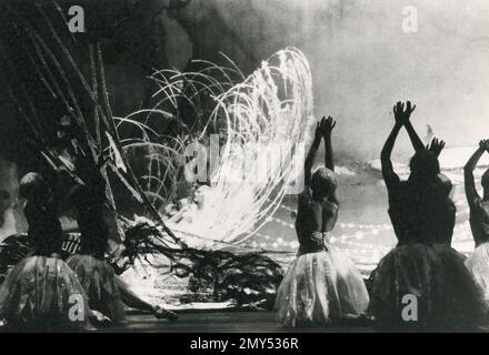 La scena finale del lago Swan è stata interpretata dal Royal Ballet sotto la supervisione di Anthony Dowell, UK 1980s Foto Stock