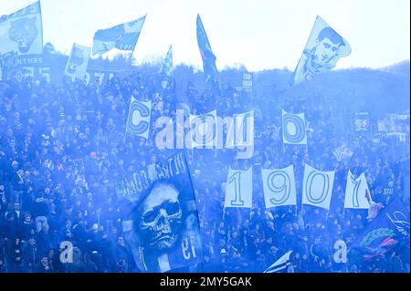 Como, Italia. 4th Feb 2023. Calcio Como tifosi durante la partita di calcio italiana Serie B tra Calcio Como e Frosinone Calcio il 4 febbraio 2023 allo stadio Giuseppe Senigallia di Como. Photo Tiziano Ballabio Credit: Tiziano Ballabio/Alamy Live News Foto Stock