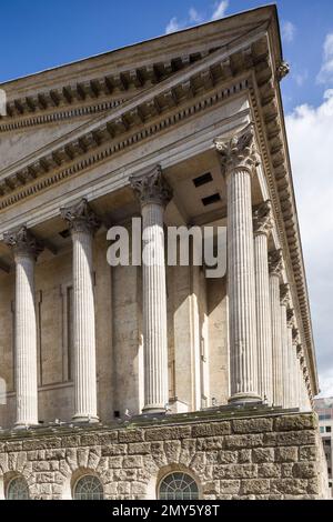 Birmingham Town Hall, Regno Unito, un tempio neoclassico di Corinto, progettato da Joseph Hansom e Edward Welch, 1832-34. Foto Stock