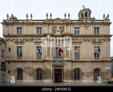 Arles, Provence, France, 1 1 2023 - facciata storica del municipio locale Foto Stock