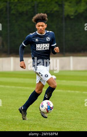 Swansea, Galles. 4 febbraio 2023. Joshua Stephenson di Millwall in azione durante il gioco della Professional Development League tra Swansea City Under 18 e Millwall Under 18 alla Swansea City Academy di Swansea, Galles, Regno Unito, il 4 febbraio 2023. Credit: Duncan Thomas/Majestic Media. Foto Stock