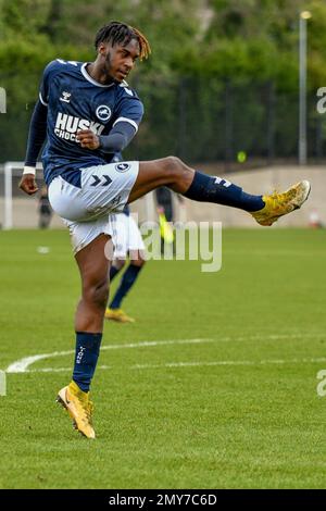 Swansea, Galles. 4 febbraio 2023. Laquay Coleman of Millwall prende un colpo in goal durante la partita della Professional Development League tra Swansea City Under 18 e Millwall Under 18 alla Swansea City Academy di Swansea, Galles, Regno Unito, il 4 febbraio 2023. Credit: Duncan Thomas/Majestic Media. Foto Stock