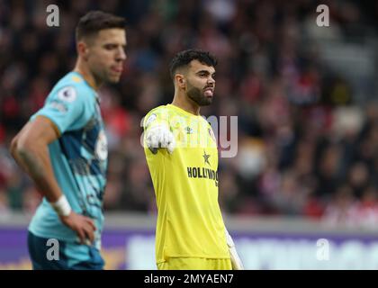 4th febbraio 2023; GTECH Community Stadium, Brentford, Londra, Inghilterra; Premier League Football, Brentford contro Southampton; portiere David Raya di Brentford Foto Stock