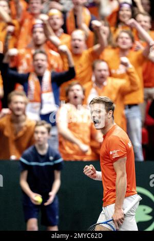 GRONINGEN - Tim van Rijthoven (Paesi Bassi) in azione durante il turno di qualificazione per le finali della Coppa Davis. Il vincitore si qualificherà per la fase di gruppo delle finali della Coppa Davis di settembre. LEVIGATRICE AP KING Foto Stock