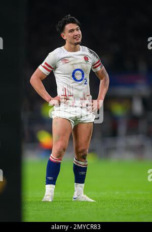 04 gennaio 2023 - Inghilterra / Scozia - Guinness Six Nations - Twickenham Stadium Marcus Smith in Inghilterra durante la partita delle sei Nazioni contro la Scozia. Foto : Mark Pain / Alamy Live News Foto Stock