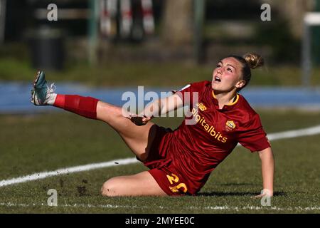 Seregno, Italia. 04th Feb, 2023. Ferruccio Stadium, 04.02.23 Giada Greggi (20 Roma) in occasione della Serie Un incontro tra Como Women e Roma allo Stadio Ferruccio di Seregno, Italia Soccer (Cristiano Mazzi/SPP) Credit: SPP Sport Press Photo. /Alamy Live News Foto Stock