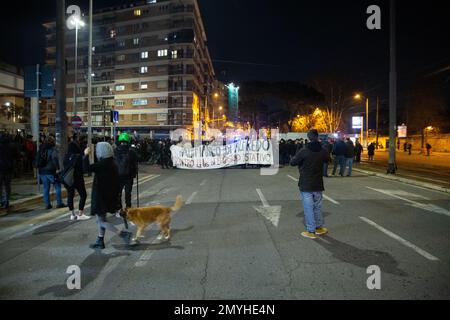 Roma, Italia. 04th Feb, 2023. Manifestazione a Roma organizzata da anarchici in solidarietà con l'anarchico Alfredo cospito (Foto di Matteo Nardone/Pacific Press) Credit: Pacific Press Media Production Corp./Alamy Live News Foto Stock