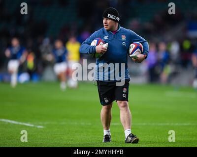 2023 Guinness Six Nations, Stadio di Twickenham, Inghilterra, Regno Unito. 4th febbraio, 2023. L'allenatore inglese Richard Cockerill durante la pre-partita warm up prima della Guinness Six Nations 2023 partita tra Inghilterra e Scozia: Credit: Ashley Western/Alamy Live News Foto Stock