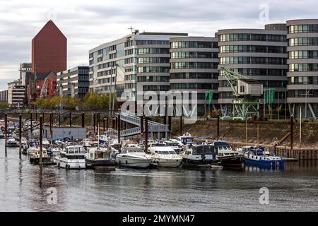 Edificio dell'ufficio di Five Boats con porticciolo, sul retro Landesarchiv Renania settentrionale-Vestfalia, Innenhafen, Duisburg, Ruhr Area, Renania settentrionale-Vestfalia, Germe Foto Stock