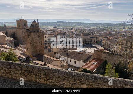 Trujillo, piazza principale, Plaza Mayor, con la chiesa di San Martino, provincia di Caceres, Estremadura, Spagna, Europa Foto Stock