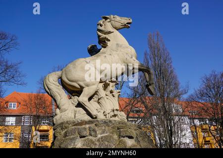 SIEGFRIEDBRUNNEN, Rüdesheimer Platz, Wilmersdorf, Berlino, Germania, Europa Foto Stock