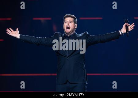 Milano, Italia. 05th Feb, 2023. Michael Bublé ha visto esibirsi dal vivo nel concerto al Mediolanum Forum di Milano, Credit: SOPA Images Limited/Alamy Live News Foto Stock