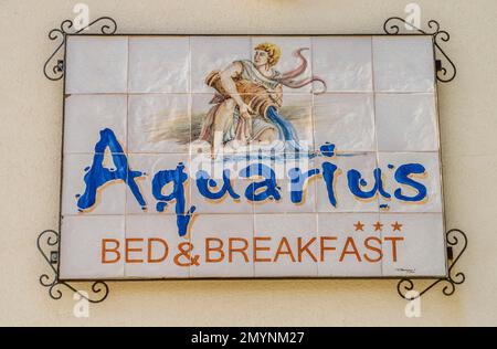 Cartello pubblicitario Hotel Aquarius, San Vito lo Capo, Sicilia, Italia, Europa Foto Stock