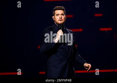Milano, Italia. 05th Feb, 2023. Michael Bublé visto esibirsi dal vivo nel concerto al Mediolanum Forum di Milano, (Photo by Mairo Cinquetti/SOPA Images/Sipa USA) Credit: Sipa USA/Alamy Live News Foto Stock