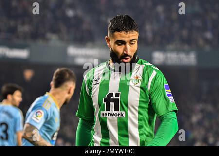 SIVIGLIA, SPAGNA - 4 FEBBRAIO: Nabil Fekir di Real Betis Balompie focus durante la partita tra Real Betis Balompie e RC Celta de Vigo di la Liga Santander il 4 febbraio 2022 a Benito Villamarin a Siviglia, Spagna. (Foto di Samuel Carreño/ PX Images) Foto Stock