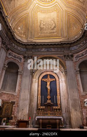 La Basilica Papale di San Paolo fuori le Mura è una delle quattro basiliche papali di Roma. Sorge lungo la Via Ostiense, nel quartiere del Foto Stock