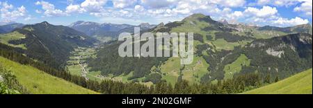 Vista dal Massiccio des Aravis, Les Confins, la Clusaz, alta Savoia, Francia Foto Stock