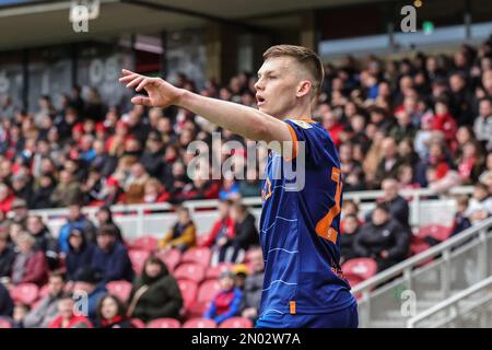 Middlesbrough, Regno Unito. 05th Feb, 2023. Andy Lyons #24 di Blackpool durante la partita del campionato Sky Bet Middlesbrough vs Blackpool al Riverside Stadium, Middlesbrough, Regno Unito, 4th febbraio 2023 (Foto di Mark Cosgrove/News Images) a Middlesbrough, Regno Unito il 2/5/2023. (Foto di Mark Cosgrove/News Images/Sipa USA) Credit: Sipa USA/Alamy Live News Foto Stock