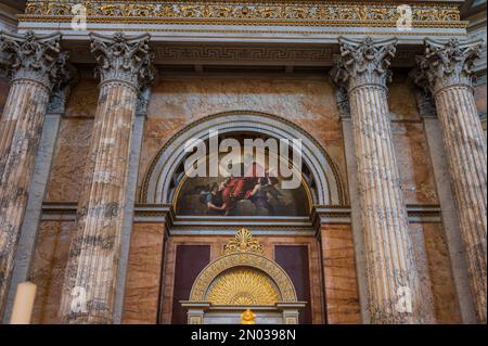 La Basilica Papale di San Paolo fuori le Mura è una delle quattro basiliche papali di Roma. Sorge lungo la Via Ostiense, nel quartiere del Foto Stock