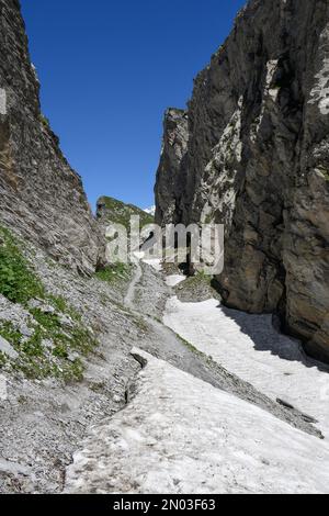 Vista intorno al Lac de Roselend, Francia, Savoia, Beaufortain Foto Stock