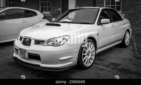 2006 Subaru Impreza WRX STI, in mostra all'Assemblea Giapponese tenutasi presso il Bicester Heritage Centre il 29th gennaio 2023. Foto Stock