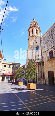 Facciata della Chiesa di San Salvador in El Vendrell, Tarragona, Catalogna, Spagna, Europa Foto Stock