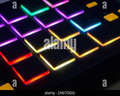 un dettaglio, di un professionista, illuminato akai mpc Foto Stock