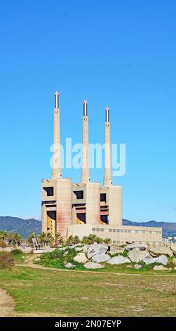 Delta del Besos con vecchia e moderna centrale termica, Sant Adria del Besos, Barcellona, Catalunya, Spagna, Europa Foto Stock