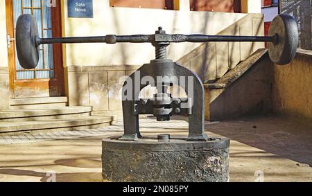 Vecchia fabbrica riabilitata come casa di cultura a Masquefa, Anoia, Barcellona, Catalunya, Spagna, Europa Foto Stock