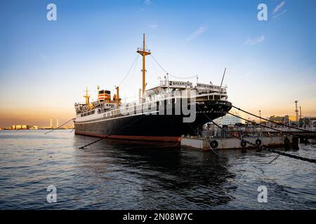 Yokohama, Prefettura di Kanagawa, Giappone. 5th Feb, 2023. Hikawa Maru (Æ°·å·ä¸¸), uno storico transatlantico situato a Yokohama, Giappone. Fu costruito nel 1929 e fu utilizzato come nave passeggeri fino al 1960. Oggi, è conservato come una nave museo che mostra lo stile di vita dei passeggeri giapponesi durante il suo periodo di funzionamento. (Credit Image: © Taidgh Barron/ZUMA Press Wire) SOLO PER USO EDITORIALE! Non per USO commerciale! Foto Stock